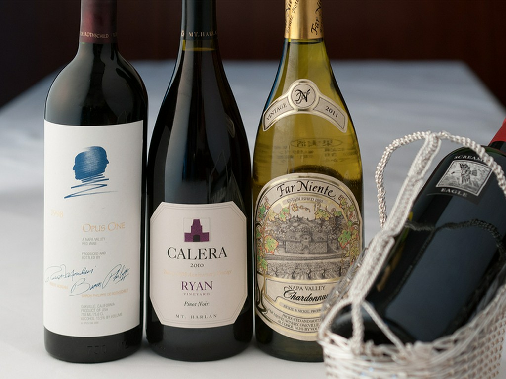 ワインリストも一流。希少なボトルも見つかります