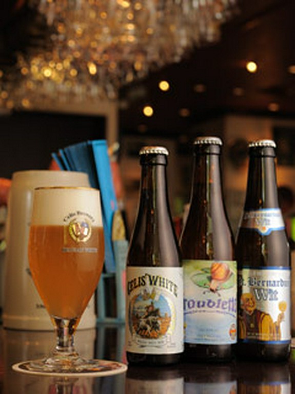 オレンジキュラソーとコリアンダーを使用。『セリス・ホワイト』