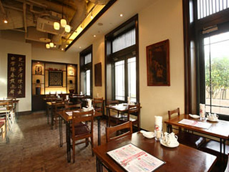 24名様までのご宴会に! 開放的な雰囲気の半個室