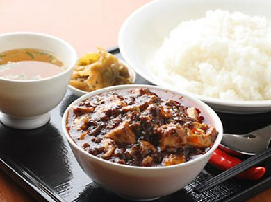 　麻婆豆腐は　3種類の辛さと味の違いがございます。