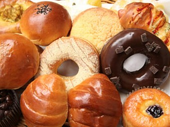 常時80種類くらいの美味しいパンを取り揃えております!!