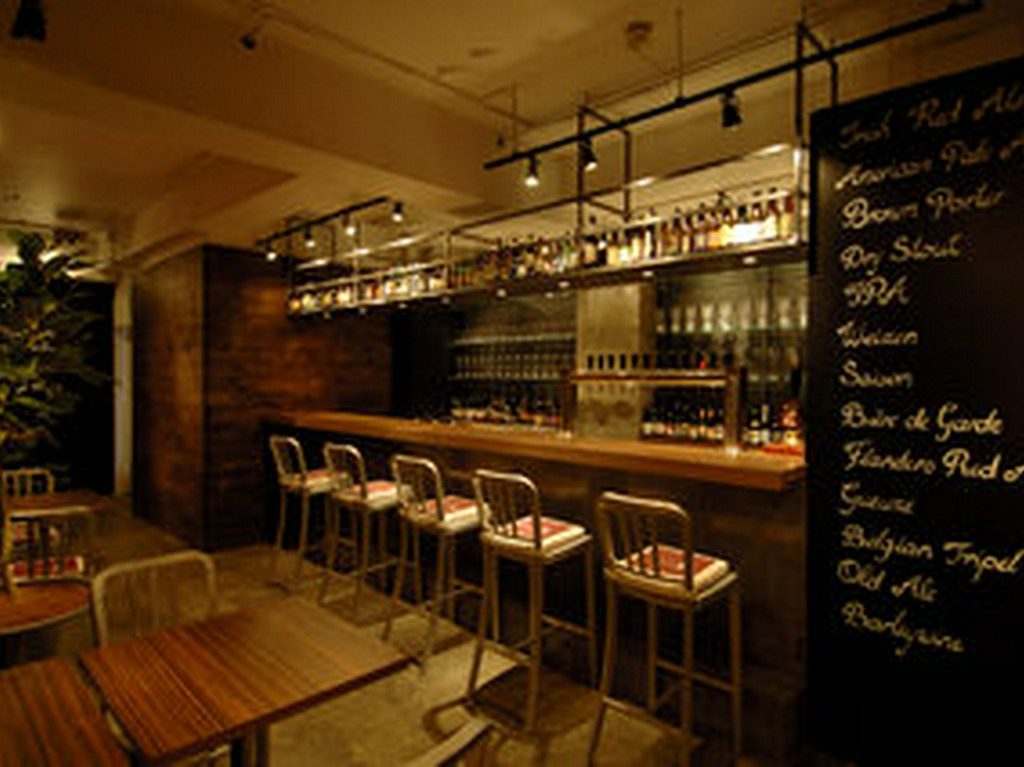 女性お一人でもお気軽に立ち寄れる雰囲気です