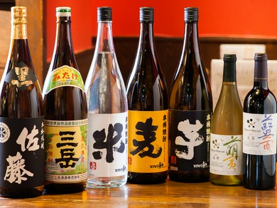 麦・米・芋それぞれあるオリジナルの焼酎は軽い口当たりが人気