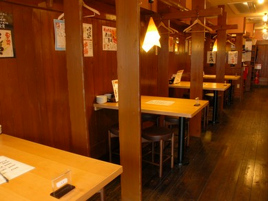 落ち着ける店内(※写真の店舗はJR八尾駅北口町店です)