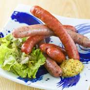 お子様にも人気な牛タンソーセージなどの創作料理も御座います。