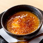 厳選された「こだわり卵」を使用した、濃厚＆クリーミーなプチデザート。