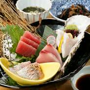 お造り・小鉢・御飯・漁師汁・お新香