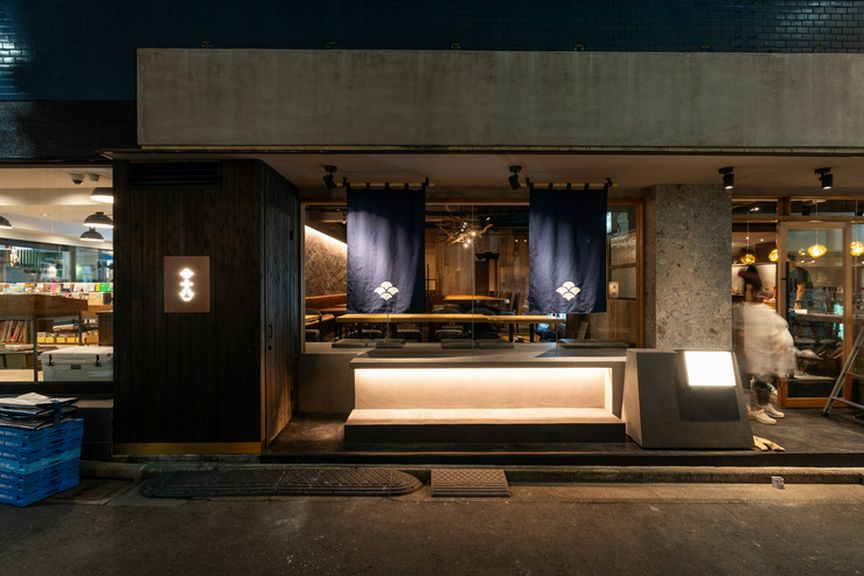 カップルで居酒屋デートにも