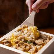 広田つぶを始めとした数種の貝に、すじ青のりバターの香りが抜群！
特製ほうじ茶出汁で二杯目はお茶漬けにしてお楽しみください。
