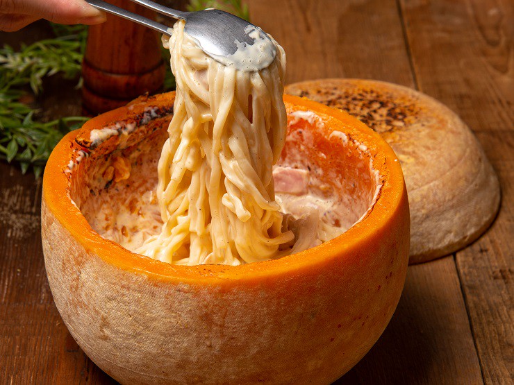 鎌倉野菜とチーズフォンデュ横浜ガーデンファーム横浜駅前店 横浜駅 イタリアン の料理 店内写真 ヒトサラ