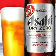 「最もビールに近い味」を目指した、ノンアルコールビールテイスト！“ドライなノドごし”と“クリーミーな泡”のビールらしい飲みごたえと、食事に合うすっきりした味わいをお楽しみ頂けます。