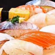 本格職人が握る自慢の『江戸前寿司』や新鮮さが自慢の『刺し盛り』など新鮮な魚介類のメニューをメインに、豊富なで美味しい料理を取り揃えたお得なコース料理もご用意。各種ご宴会やパーティなどに最適です。