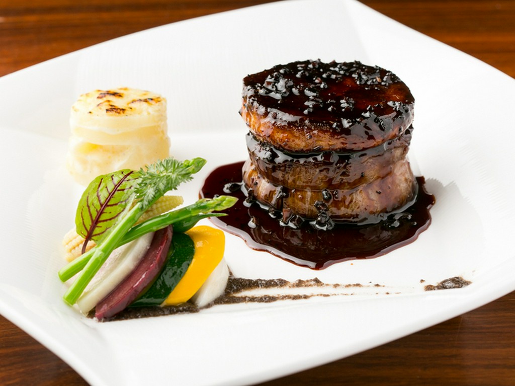 フレンチを代表する贅沢な逸品『島根奥伊出雲和牛フィレ肉のソテーロッシーニ風』