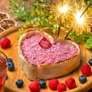 お誕生日や誕生日などお祝いごとにぴったり♪アニバーサリー仕様のとろける♪シカゴピザ！！