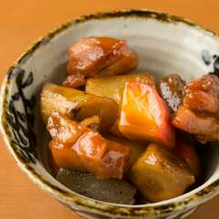 鶏から出る旨味、野菜の旨味の凝縮された『万作名物“旨煮”』