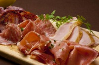 各国5種類の生ハムを食べ比べできるお得なプレート。