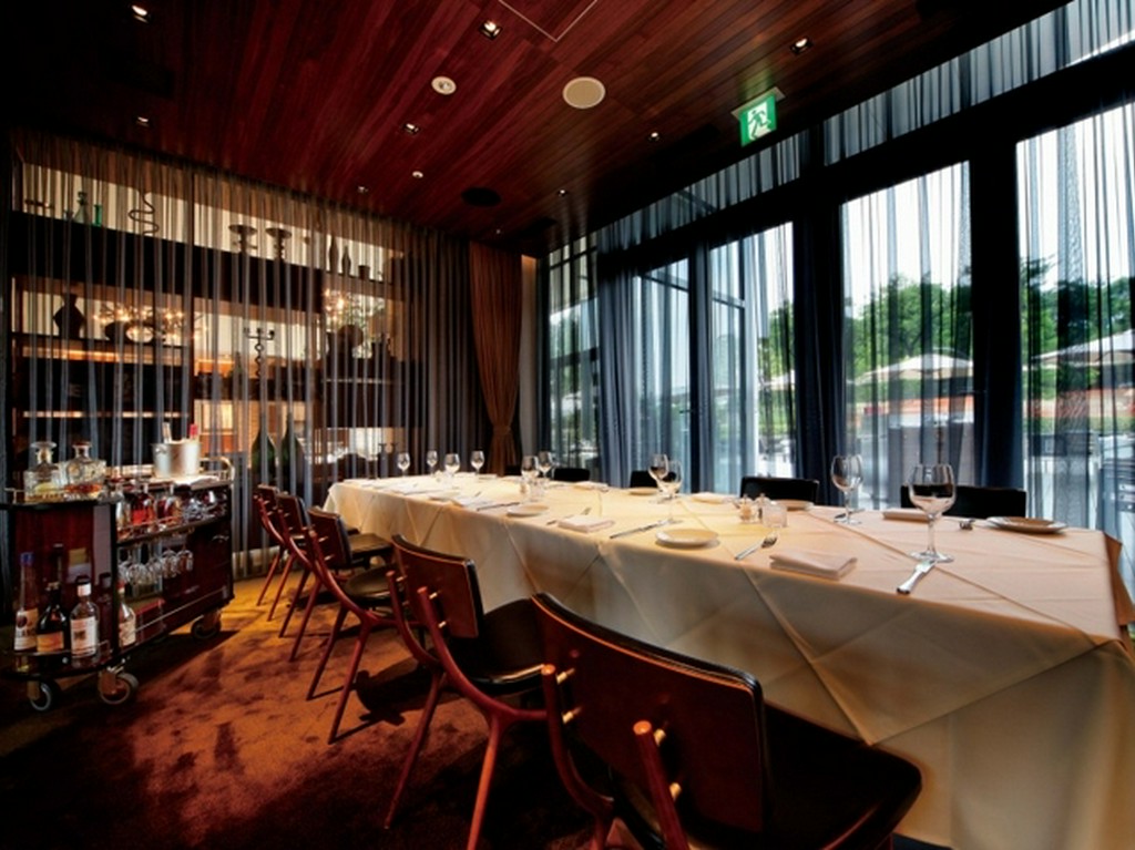 完全個室のプライベートルームは、最大16名まで