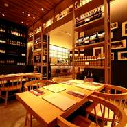 シェアして分け合える料理が多い【オービカ　モッツァレラバー　横浜店】では、女子会に人気のメニューが揃っています。欧州ムード漂う雰囲気も、ガールズトークを盛り上げるのに最適。