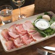 パルマ産プロシュット　サンダニエーレ産プロシュット　アルト　アディジェ産スペック　ピアツェンツァ産パンチェッタ