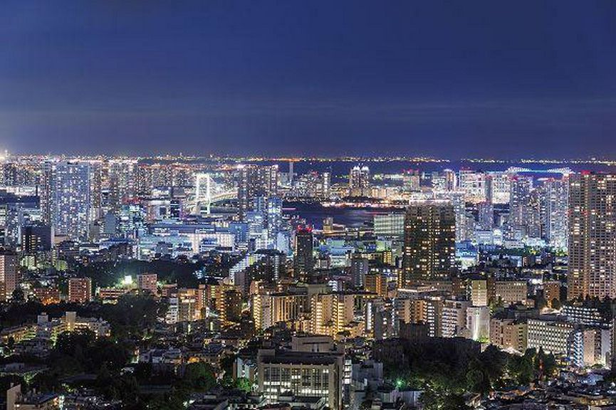 焼き場と夜景の不思議なギャップも魅力のひとつ