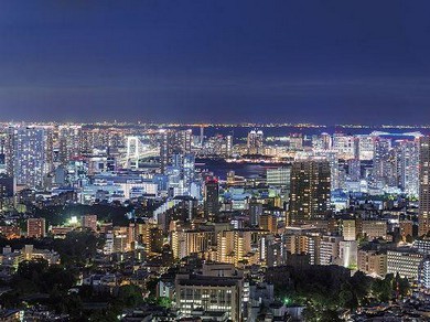 焼き場と夜景の不思議なギャップも魅力のひとつ