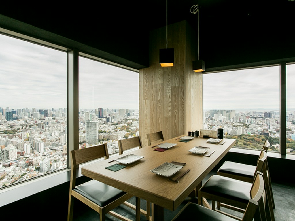 スカイツリーからお台場まで見渡す抜群の眺望を誇る個室