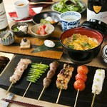 鳥幸本格串4本や季節野菜、〆には鳥幸名物八ヶ岳卵の親子丼まで
初めての方にはオススメの鳥幸堪能コース