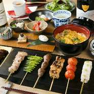 鳥幸本格串4本や季節野菜、〆には鳥幸名物八ヶ岳卵の親子丼まで
初めての方にはオススメの鳥幸堪能コース
