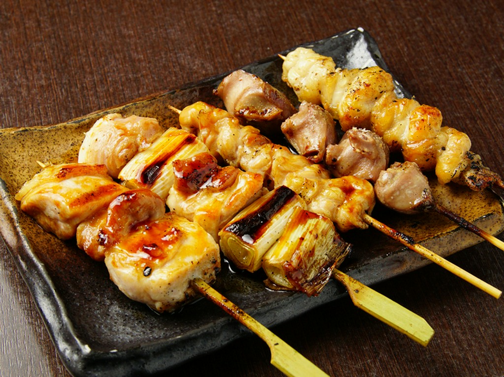 日本のブランド地鶏を多数使用。厳選の食材で作る多彩な鶏料理