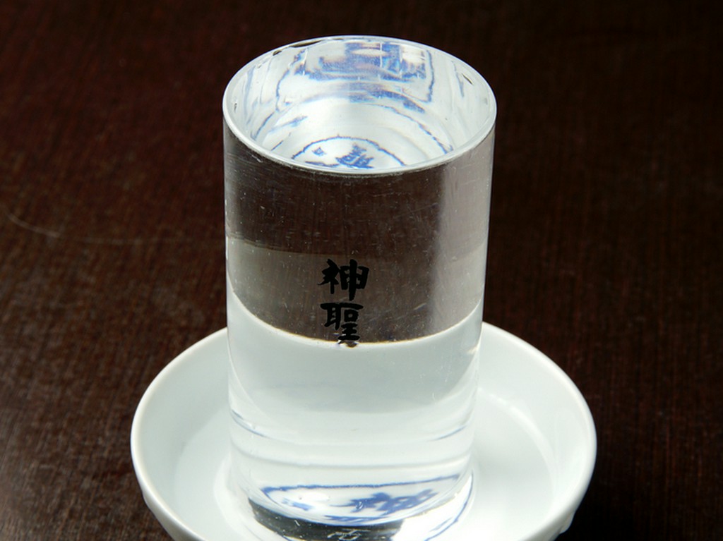 蔵元直送の味を「冷酒タンク」から直接注いで