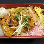お持ち帰り用のパッケージ入れております。
税込価格(税率８％）
鶏もも肉の照り焼き
お昼だけの限定です
（～14：00）