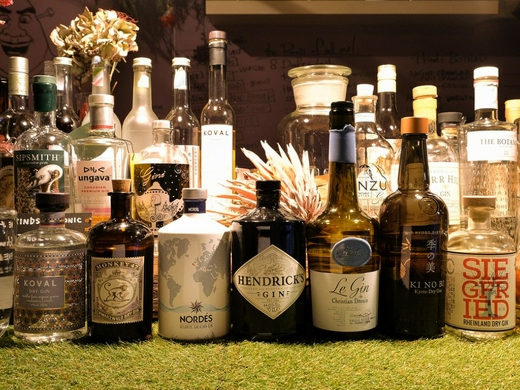 世界中から集められたクラフトジン