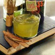 鰹節の旨味と「アブサン」の不思議な出会い。