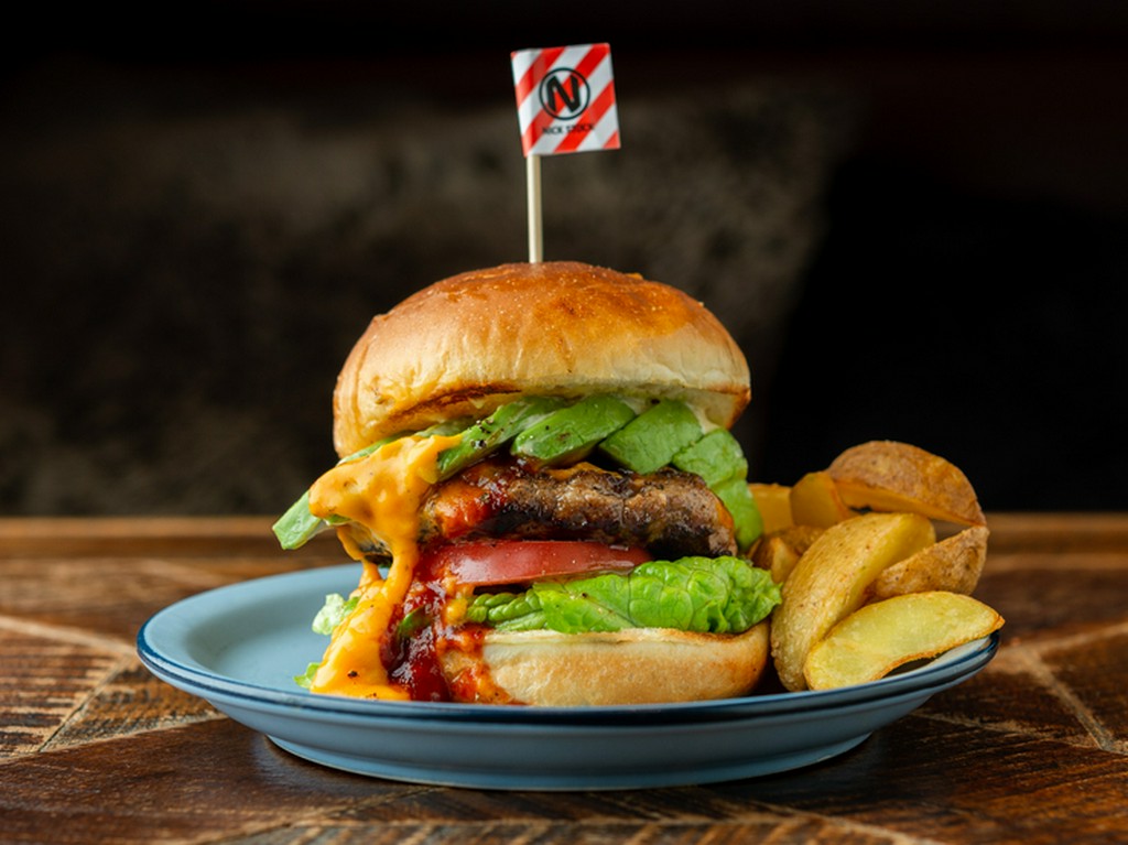 アボカドチーズバーガー