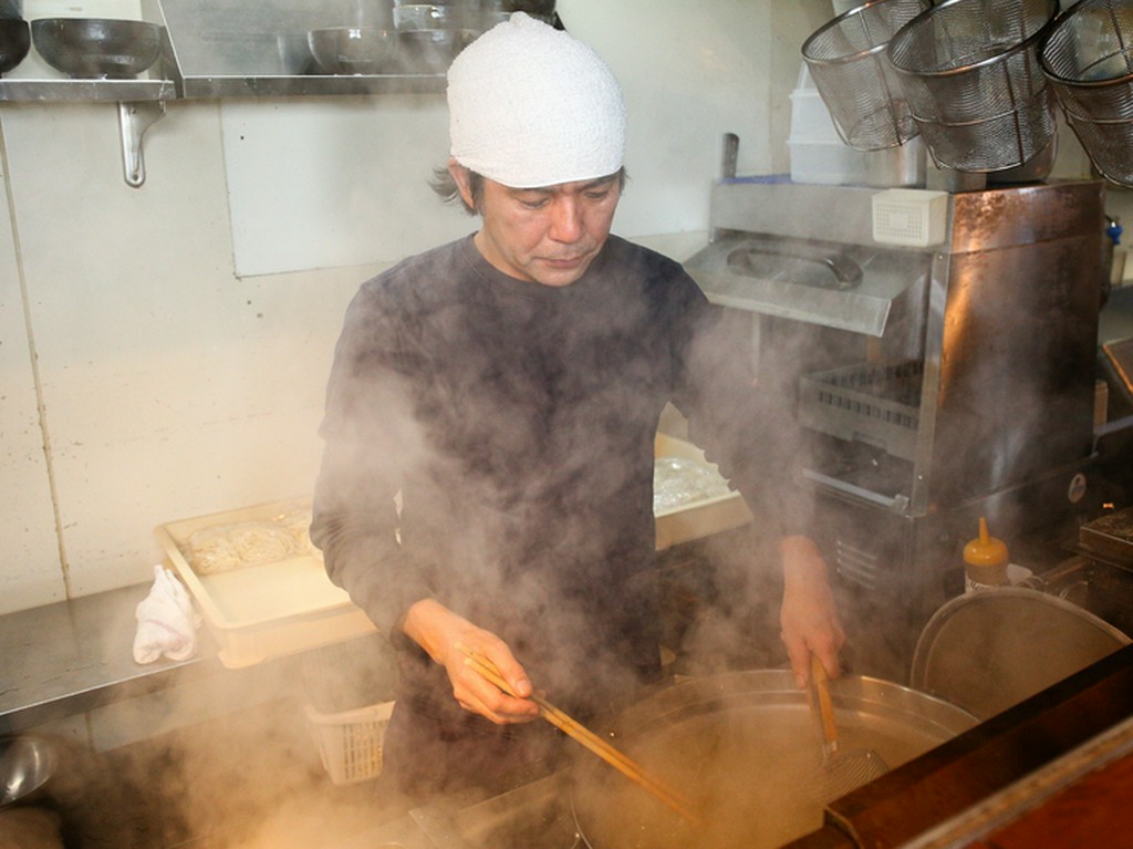 低価格でお酒も提供、おつまみにあう一品モノも