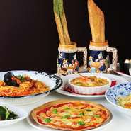 定番をはじめ、オリジナルや季節限定のパスタが30種類以上。ピッツァやデザートなども充実しており、お得なセットメニューも用意されています。老若男女問わず楽しめ、家族での外食にもぴったり。