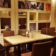 池袋駅からすぐ、ヤマダ電機LABI本店の7Fにあるレストランフロアにあり、気軽に利用できます。ショッピングがてらのランチや少し疲れた時のティータイムにもうってつけです。
