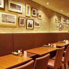 買い物帰りはゆっくりできるソファー席でリラックス