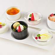 はちみつレモンシャーベット、抹茶のふわとろティラミス、苺のモンブラン、ストロベリーチーズケーキアイス、特製神戸プリン、なめらか杏仁豆腐の中から3つ選べます。