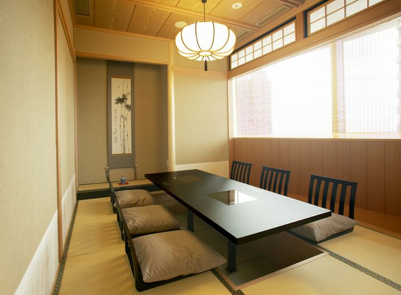 大切な人をもてなすのに相応しい、上質な設えの掘りごたつ個室　