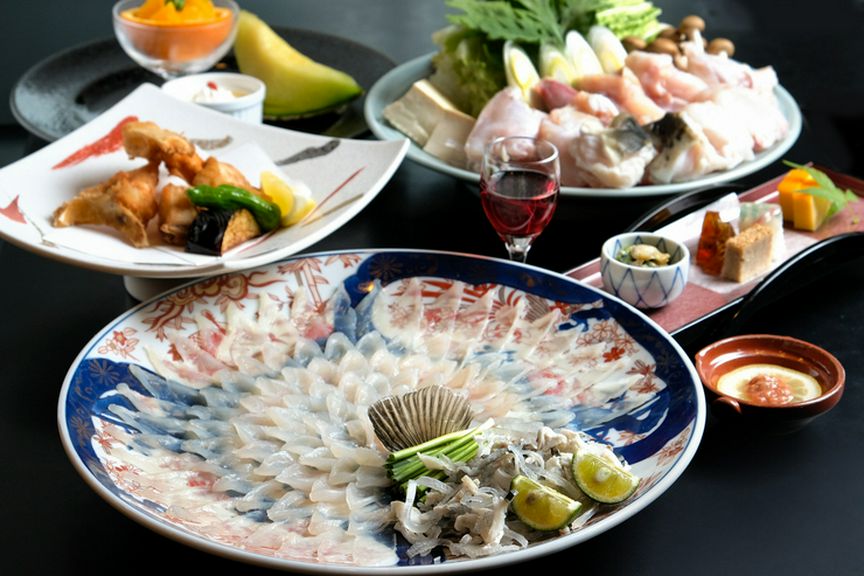 老舗伝統の味を存分に堪能。ふぐのフルコース『静(しずか)』