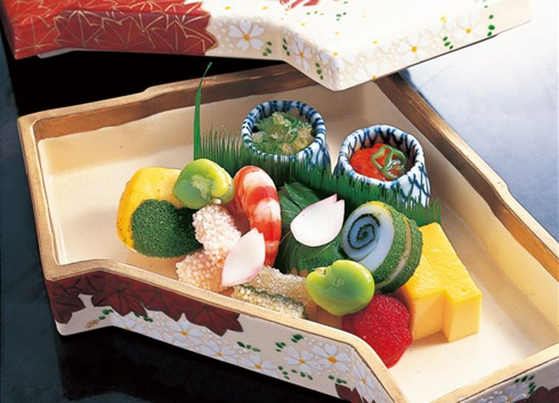 四季の移ろいを大切にした旬の美味しさを、伝統の技で味わえる