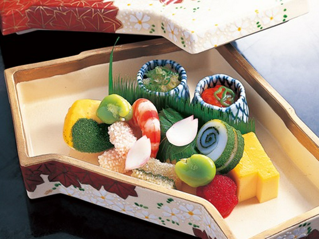 四季の移ろいを大切にした旬の美味しさを、伝統の技で味わえる