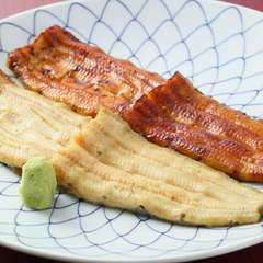 二種類の味わいを一皿で楽しめる『源平焼』