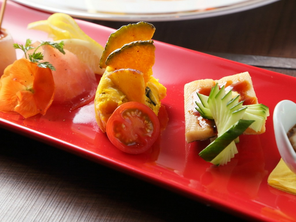 いろいろな味わいを楽しめる、目にも鮮やかな『前菜』