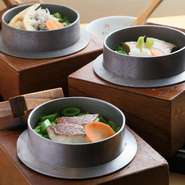 京都や奈良の契約農家から直送されたカブと柔らかく煮込んだ豚の角煮を合わせた『豚釜飯』など、お店ならではの釜飯が人気。野菜料理との相性もばっちりです。