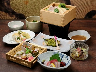 モダンで落ち着いた和風の店内は様々なシーンにオススメ