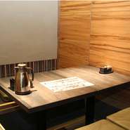 会社での宴会利用はもちろん、休日は法事や慶事に合わせたコース予約が可能です。天ぷらや焼き物、産地直送のお刺身など、幅広い年齢の方に喜ばれるメニューが揃っています。