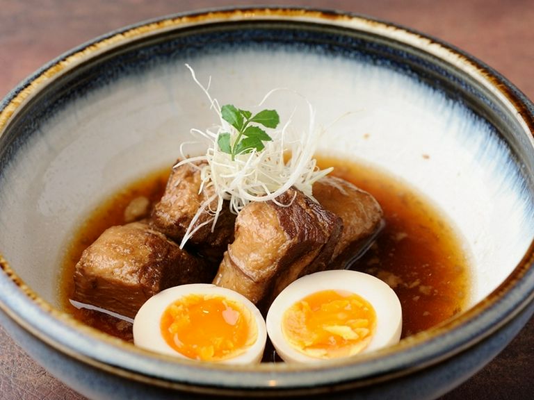 口の中でほぐれる『豚の角煮(煮玉子付)なかの風』