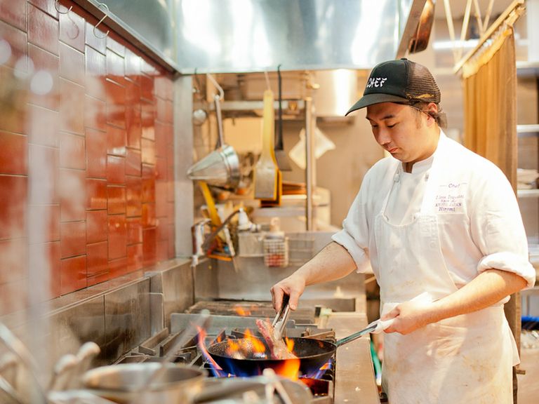 お客様に喜んでいただける料理を、真心こめてつくり続ける